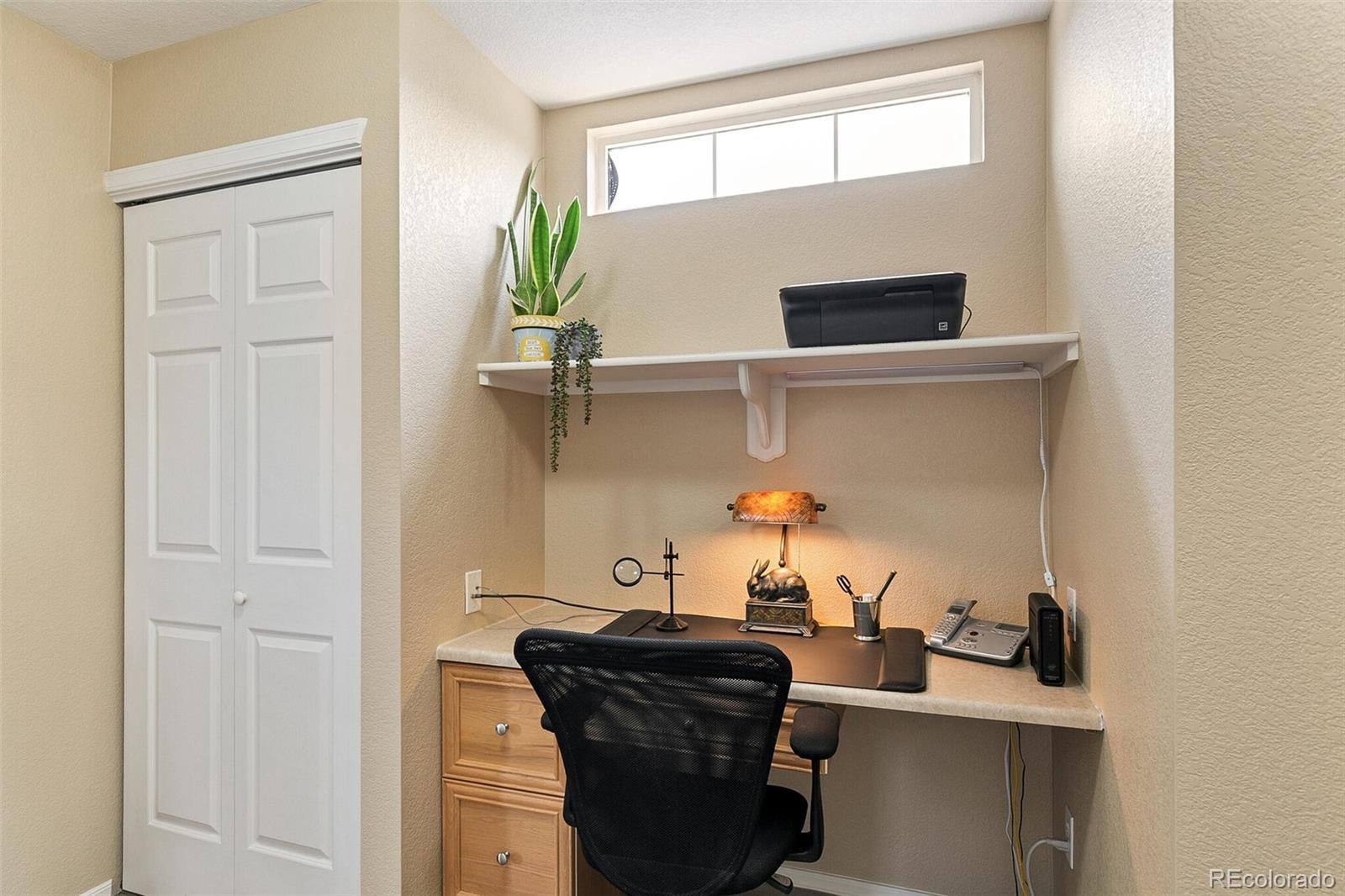 Built-in desk nook